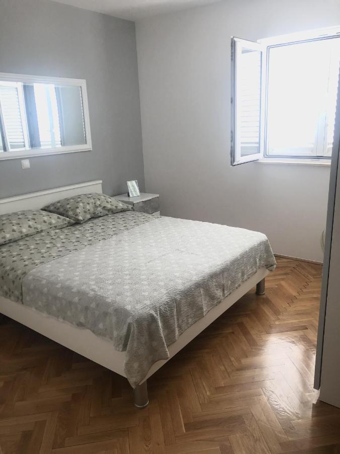 Apartments With A Parking Space Makarska - 18170 Exterior photo